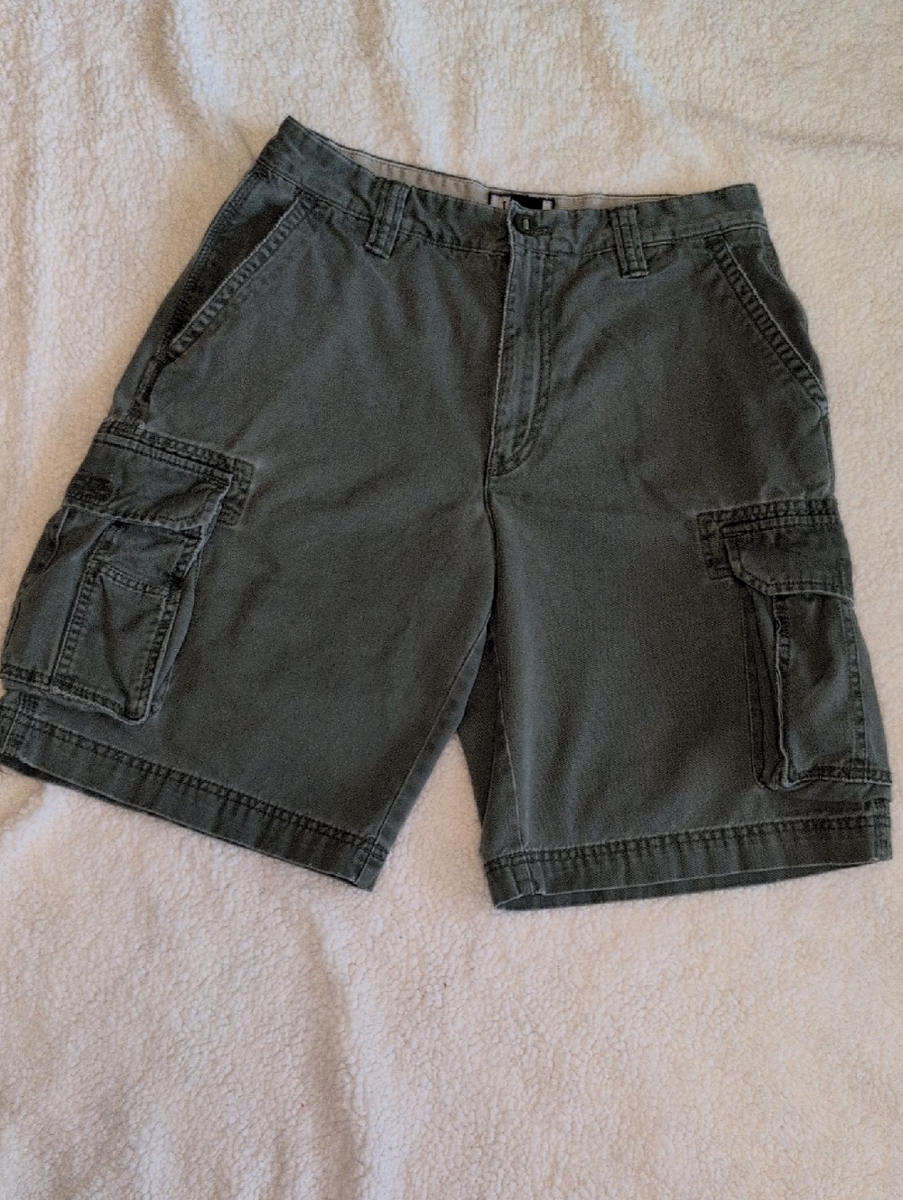IZOD Olive Green Men's Cargo Shorts Size 30